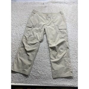 Under Armour all season gear khaki pants mens size 42x30 EUC